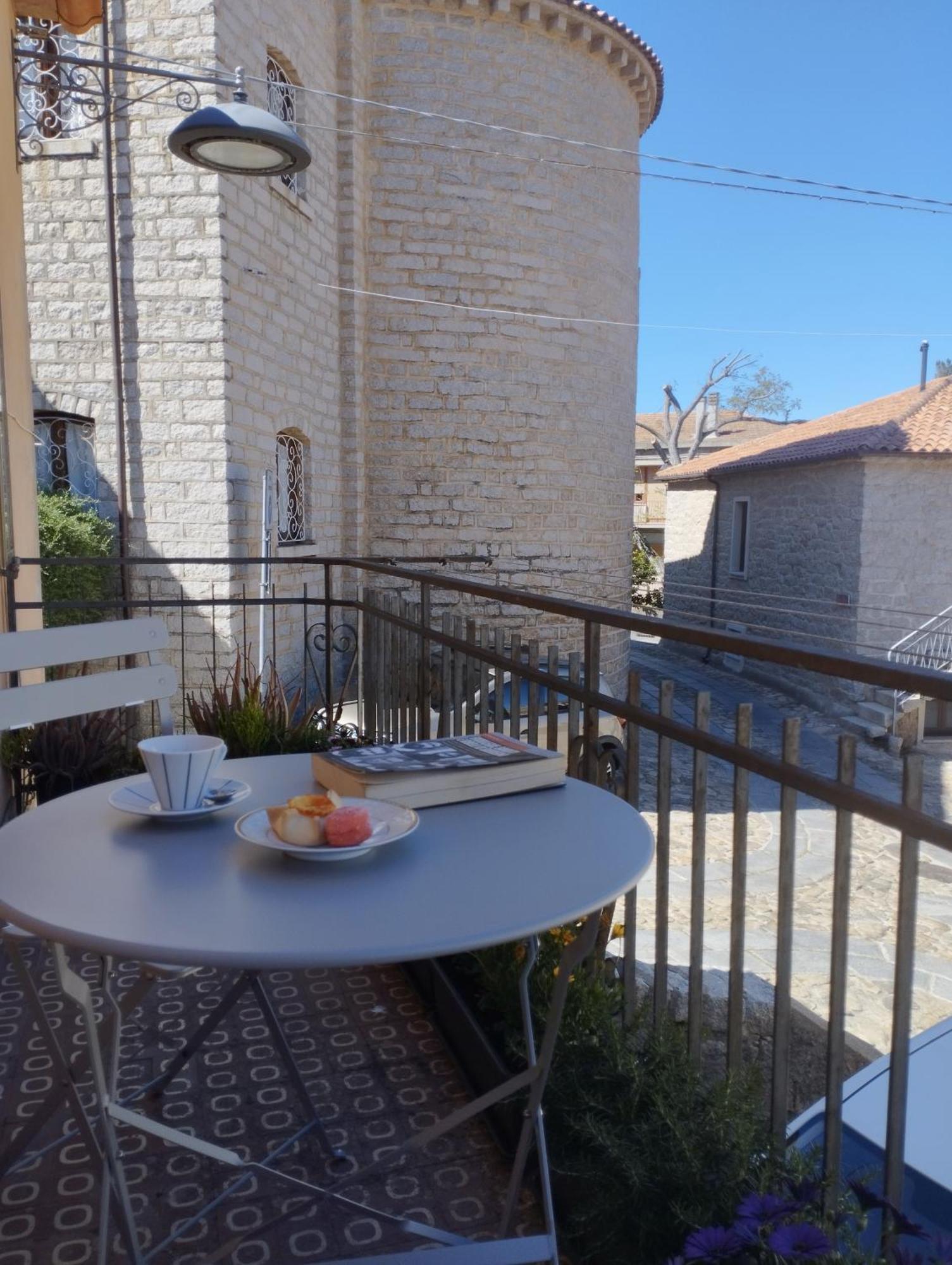 Casa Luisa Apartment Aggius Екстериор снимка